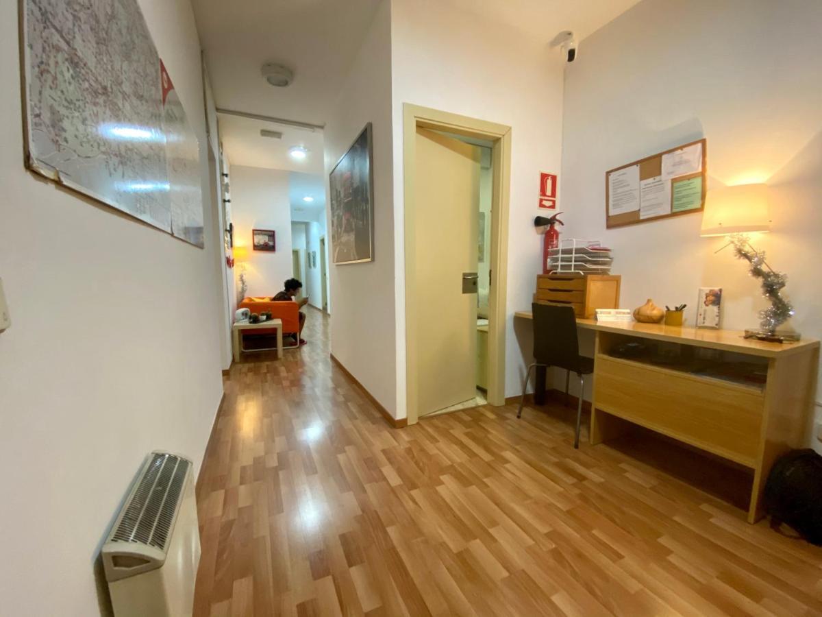 Barcelona Housing Recommend For Students Барселона Экстерьер фото