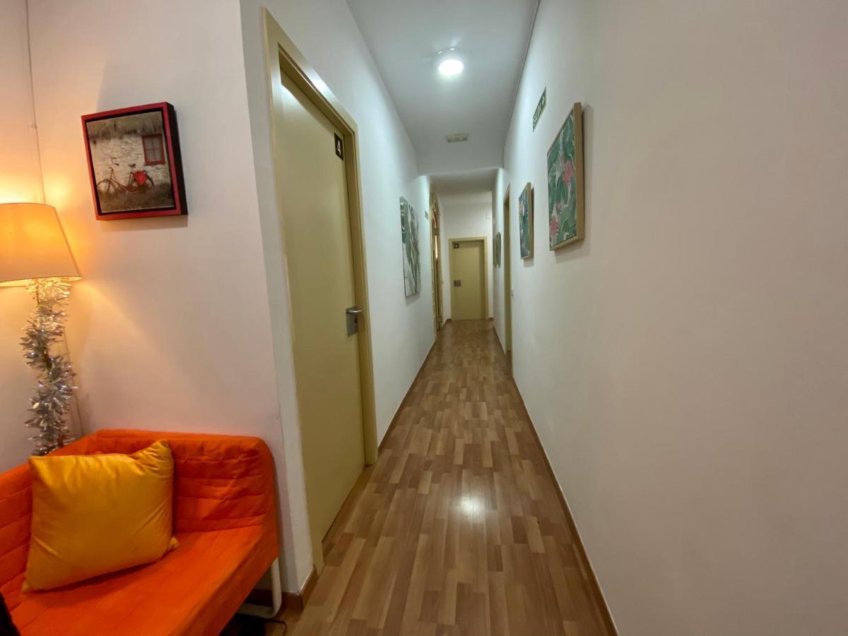 Barcelona Housing Recommend For Students Барселона Экстерьер фото