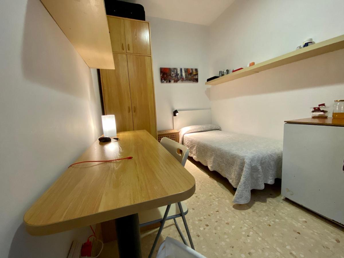 Barcelona Housing Recommend For Students Барселона Экстерьер фото